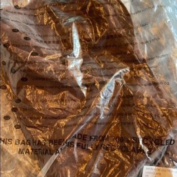 Misguided chocolate satin pants - Picture 3 of 3